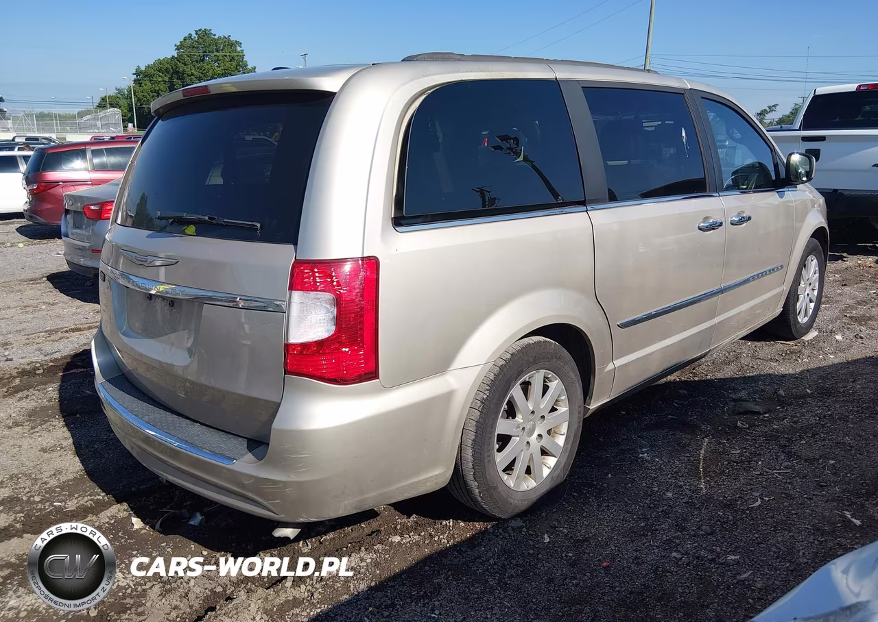 2015 Chrysler Town & Country Touring VIN:2C4RC1BGXFR657059 - 4