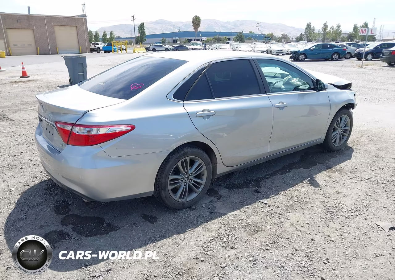 2017 Toyota Camry Se VIN:4T1BF1FK6HU653910 - 4