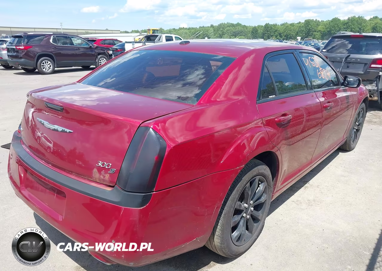 2014 Chrysler 300 300S VIN:2C3CCAGG2EH361525 - 4