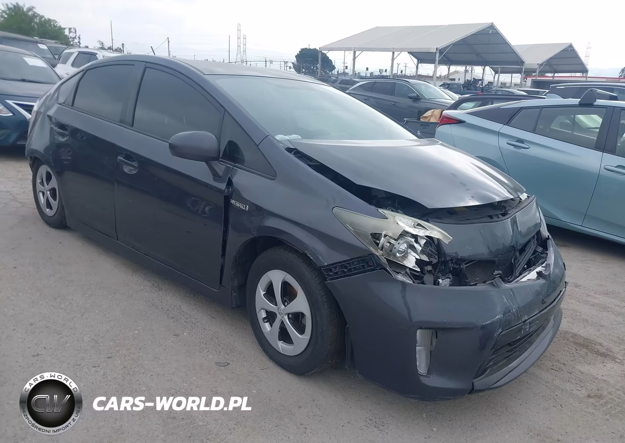 2013 Toyota Prius Three – zdjęcie 1 z 22