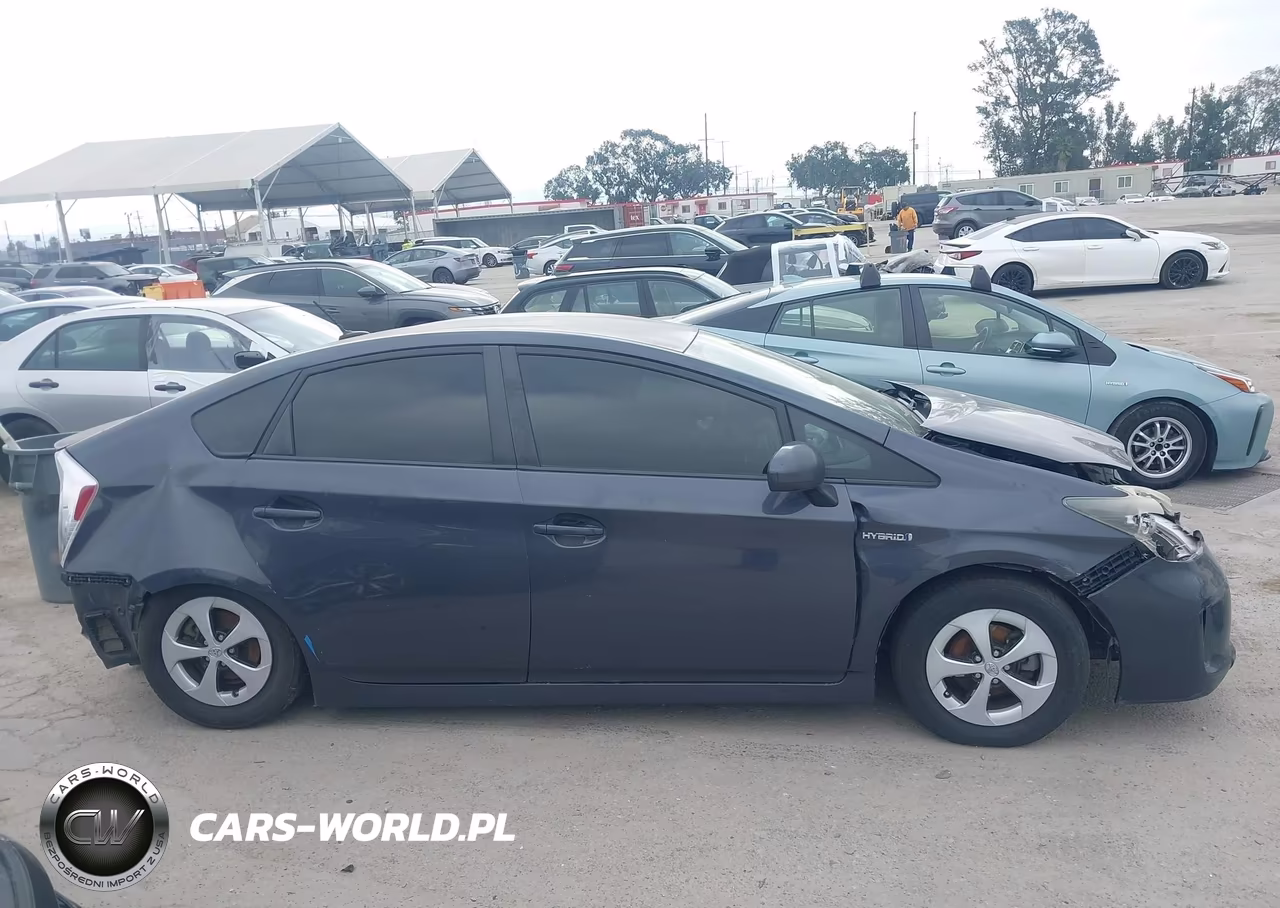 2013 Toyota Prius Three VIN:JTDKN3DU7D5687785 - 14