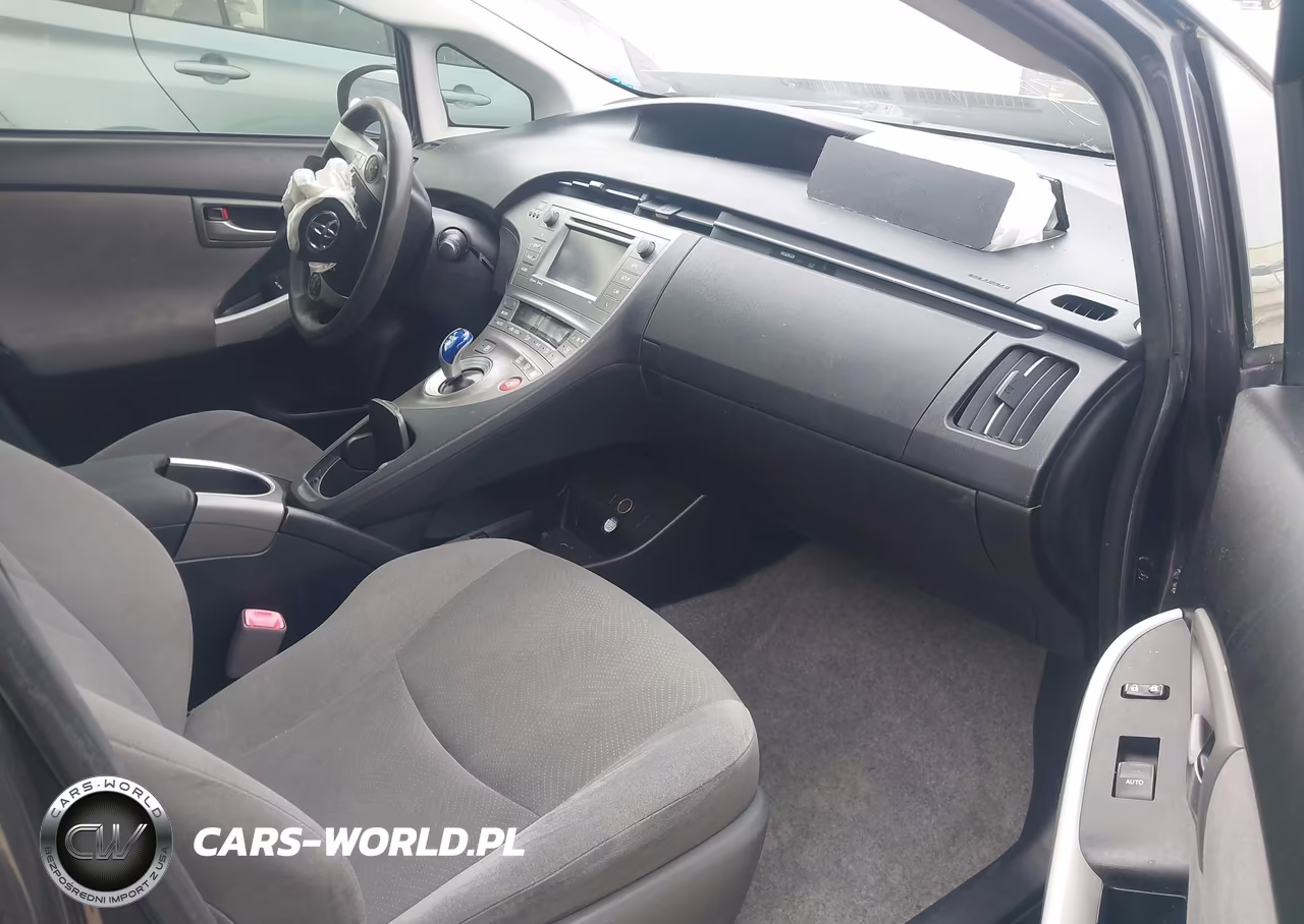 2013 Toyota Prius Three VIN:JTDKN3DU7D5687785 - 5