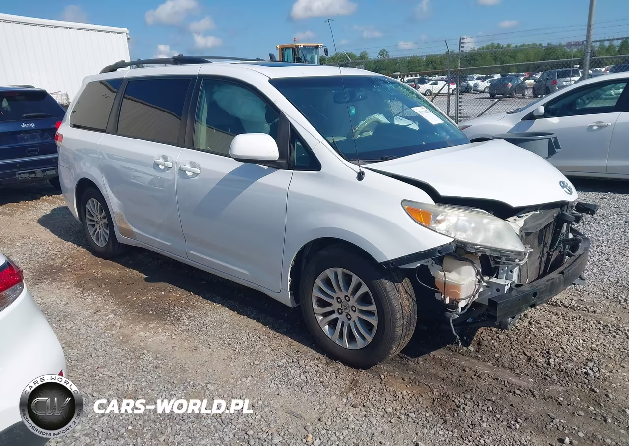 2014 Toyota Sienna Xle V6 8 Passenger – zdjęcie 1 z 11