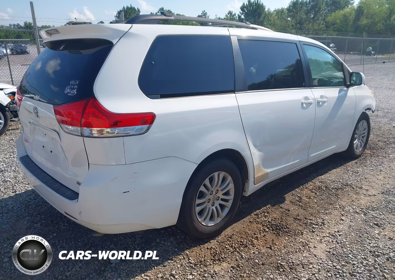 2014 Toyota Sienna Xle V6 8 Passenger VIN:5TDYK3DC4ES454419 - 4