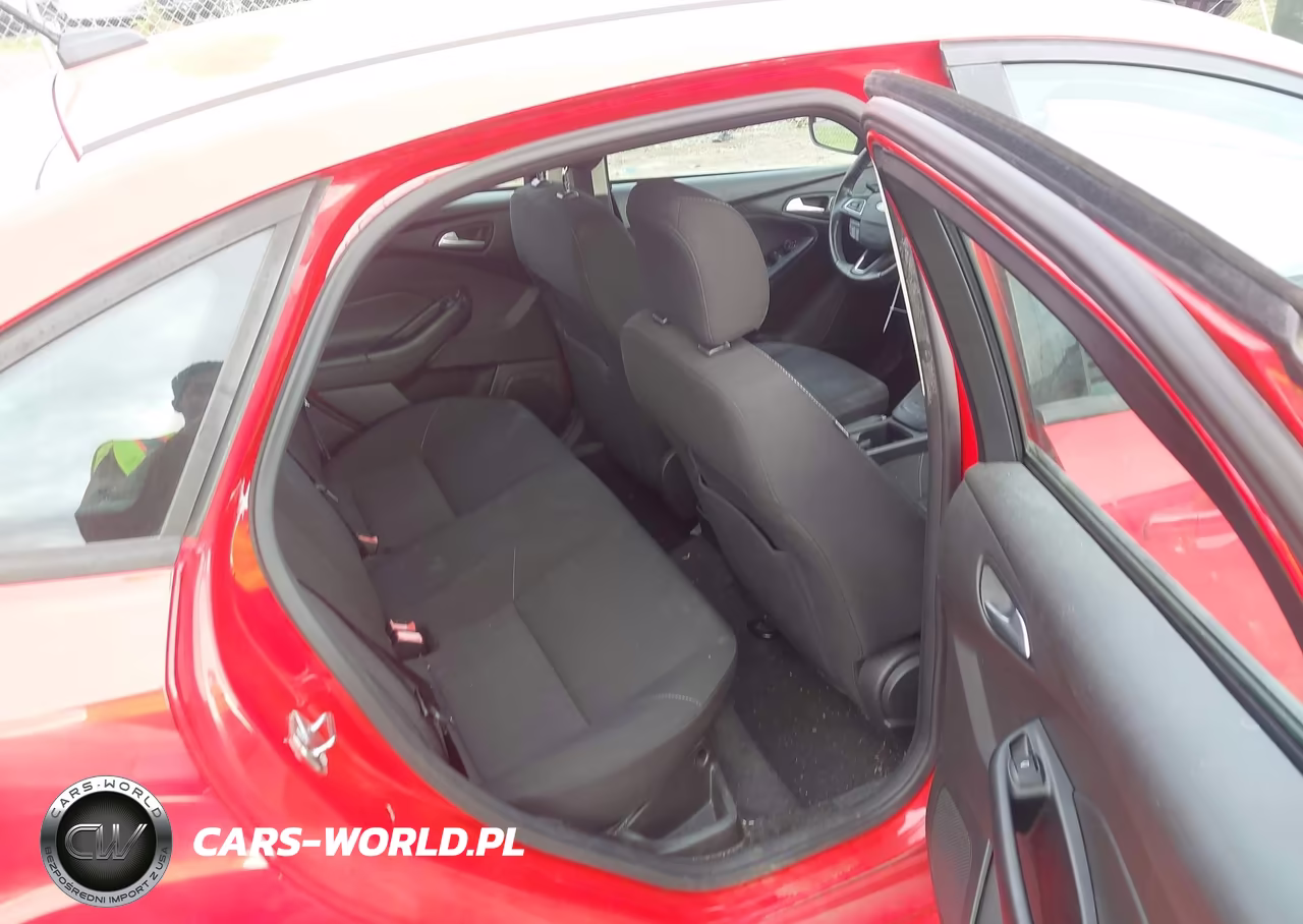 2016 Ford Focus Se VIN:1FADP3F27GL268307 - 8