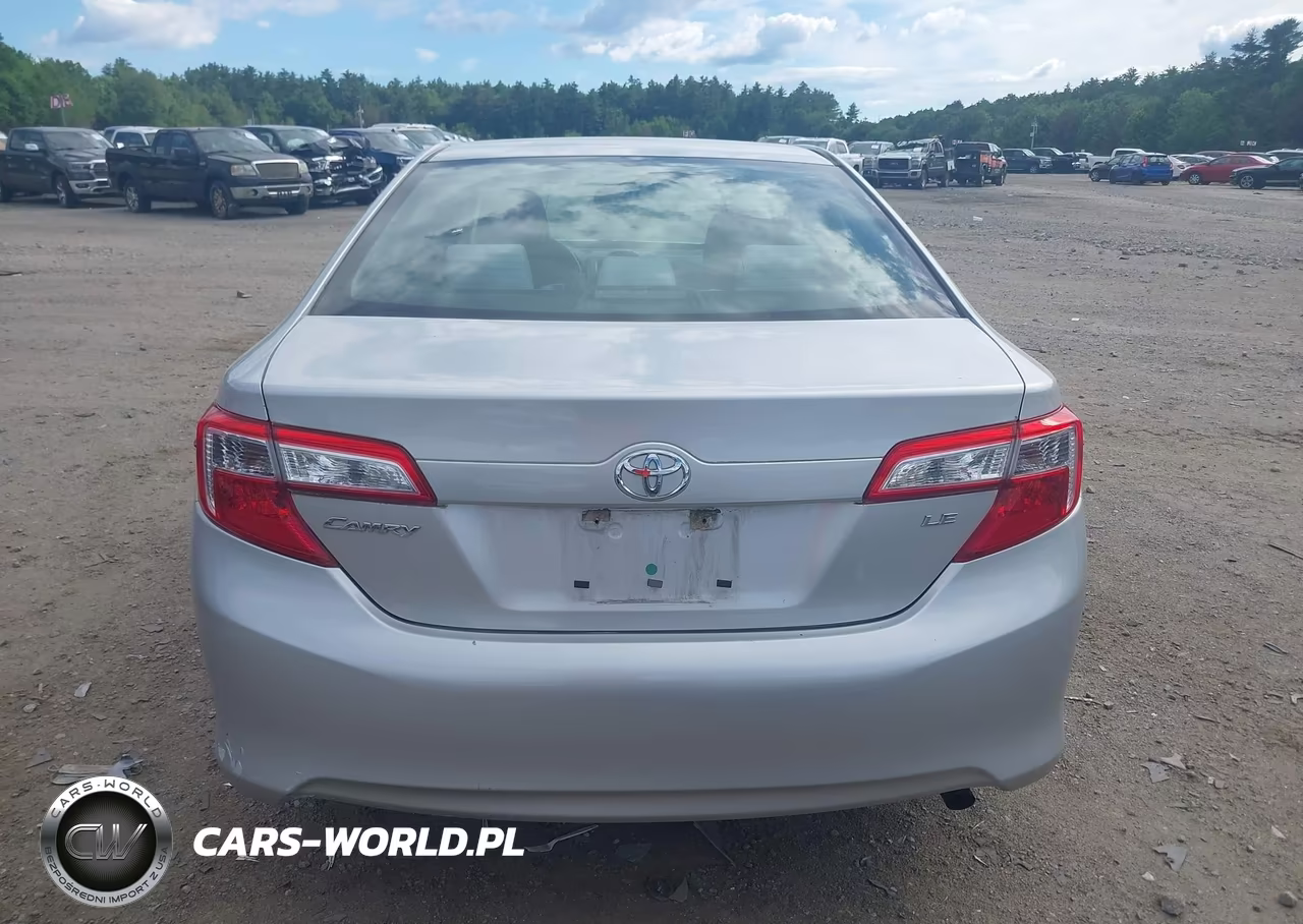 2012 Toyota Camry Le VIN:4T4BF1FK6CR205858 - 17