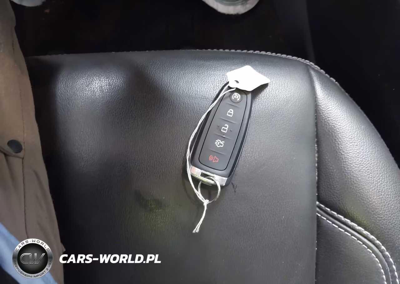 2018 Ford Escape Titanium VIN:1FMCU9J9XJUD28051 - 11