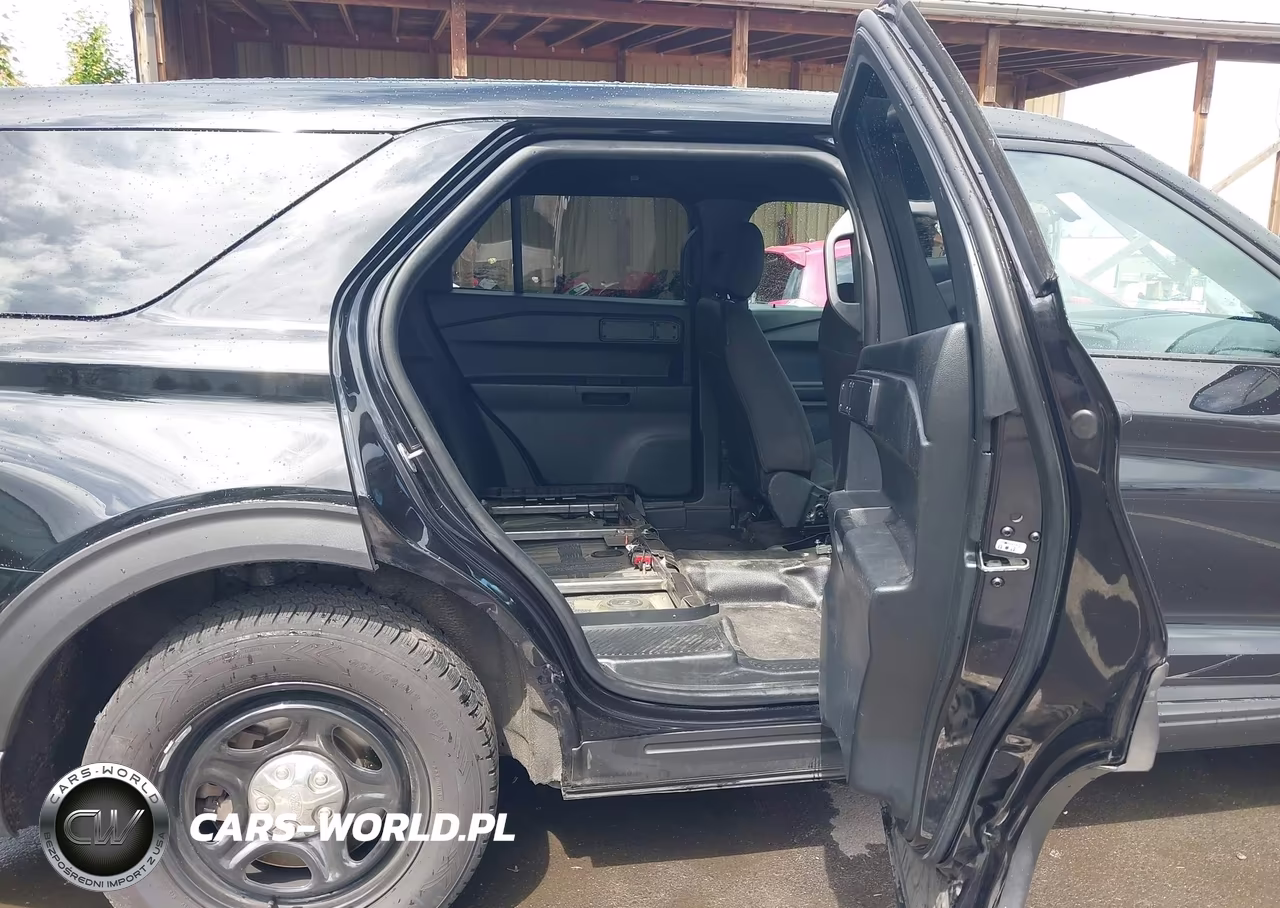 2024 Ford Police Interceptor Utility VIN:1FM5K8AB0RGA68944 - 8