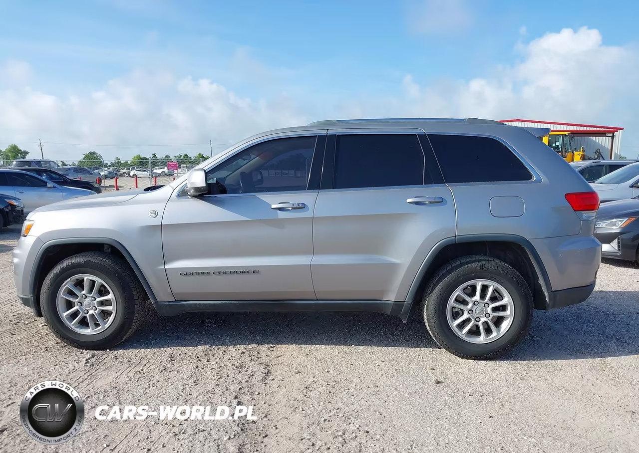 2018 Jeep Grand Cherokee Laredo E 4X4 VIN:1C4RJFAG3JC161882 - 14