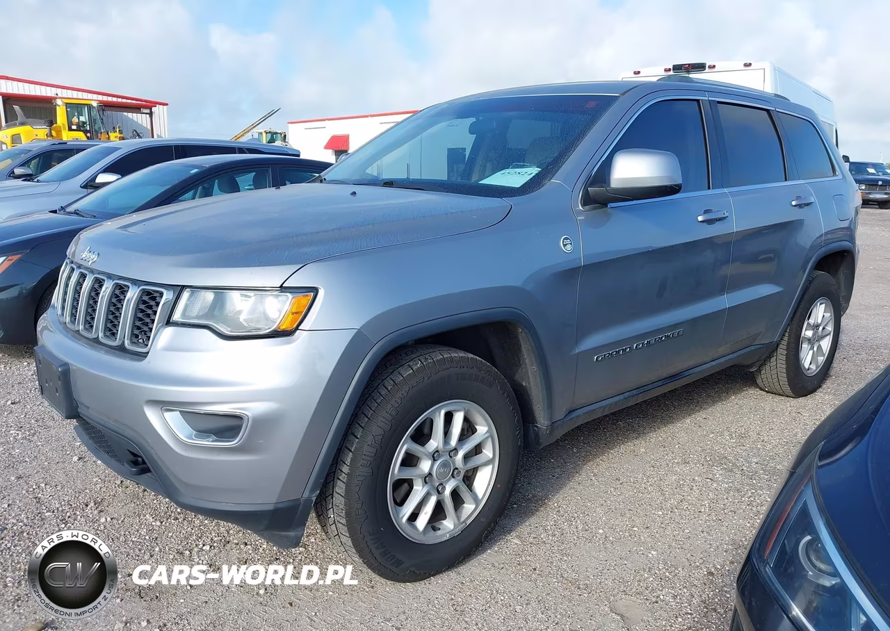 2018 Jeep Grand Cherokee Laredo E 4X4 VIN:1C4RJFAG3JC161882 - 2