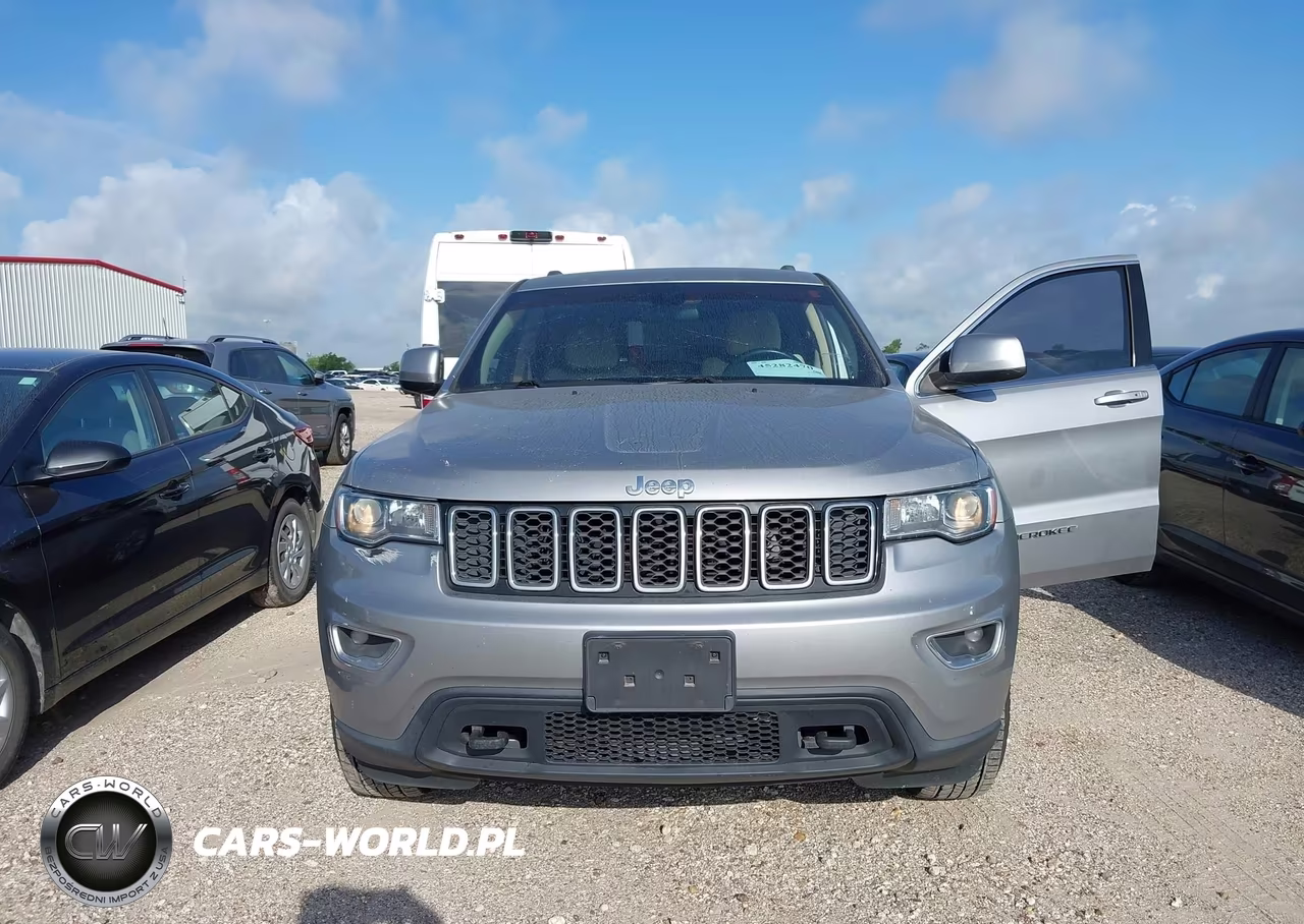 2018 Jeep Grand Cherokee Laredo E 4X4 VIN:1C4RJFAG3JC161882 - 6