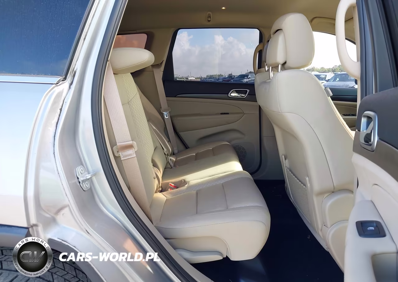 2018 Jeep Grand Cherokee Laredo E 4X4 VIN:1C4RJFAG3JC161882 - 8