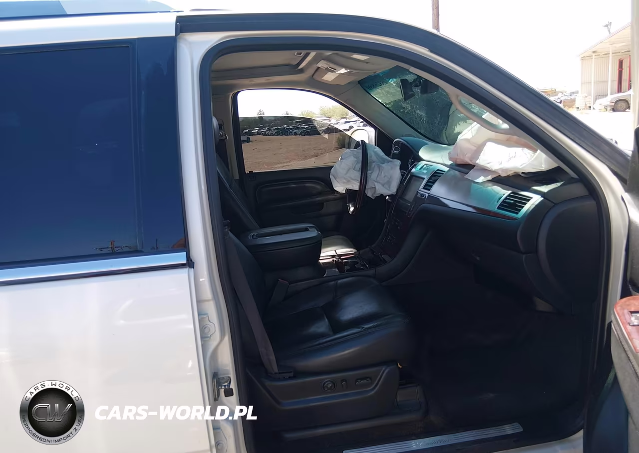 2013 Cadillac Escalade Luxury VIN:1GYS3BEF8DR270226 - 5