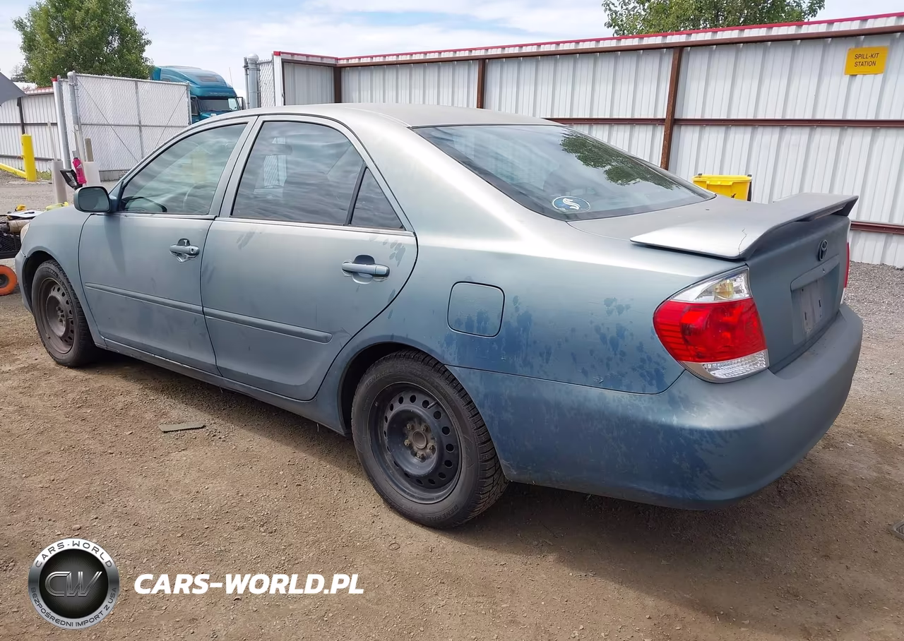 2005 Toyota Camry Le VIN:4T1BE32K65U993347 - 3