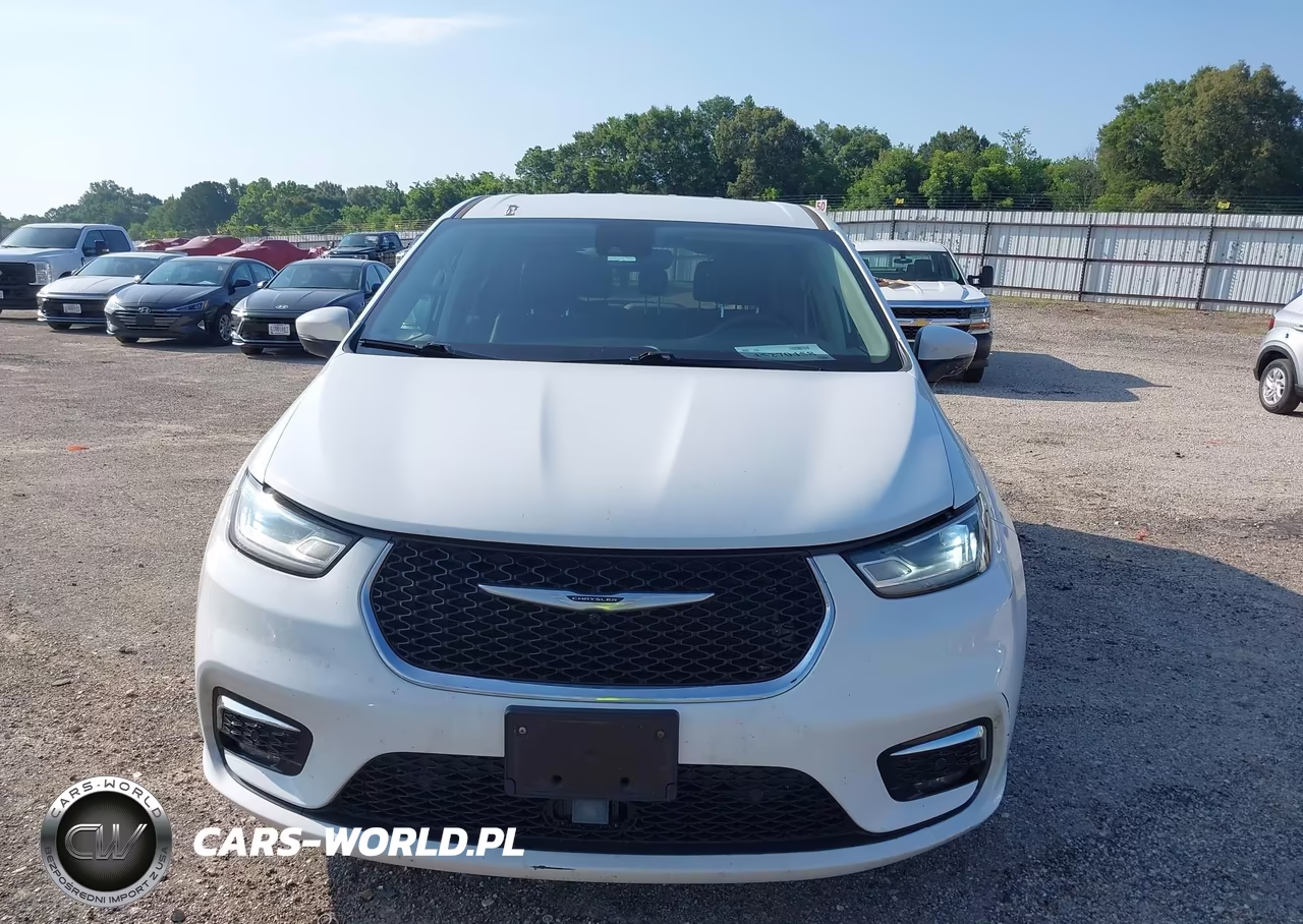 2023 Chrysler Pacifica Hybrid Touring L VIN:2C4RC1L71PR595275 - 17