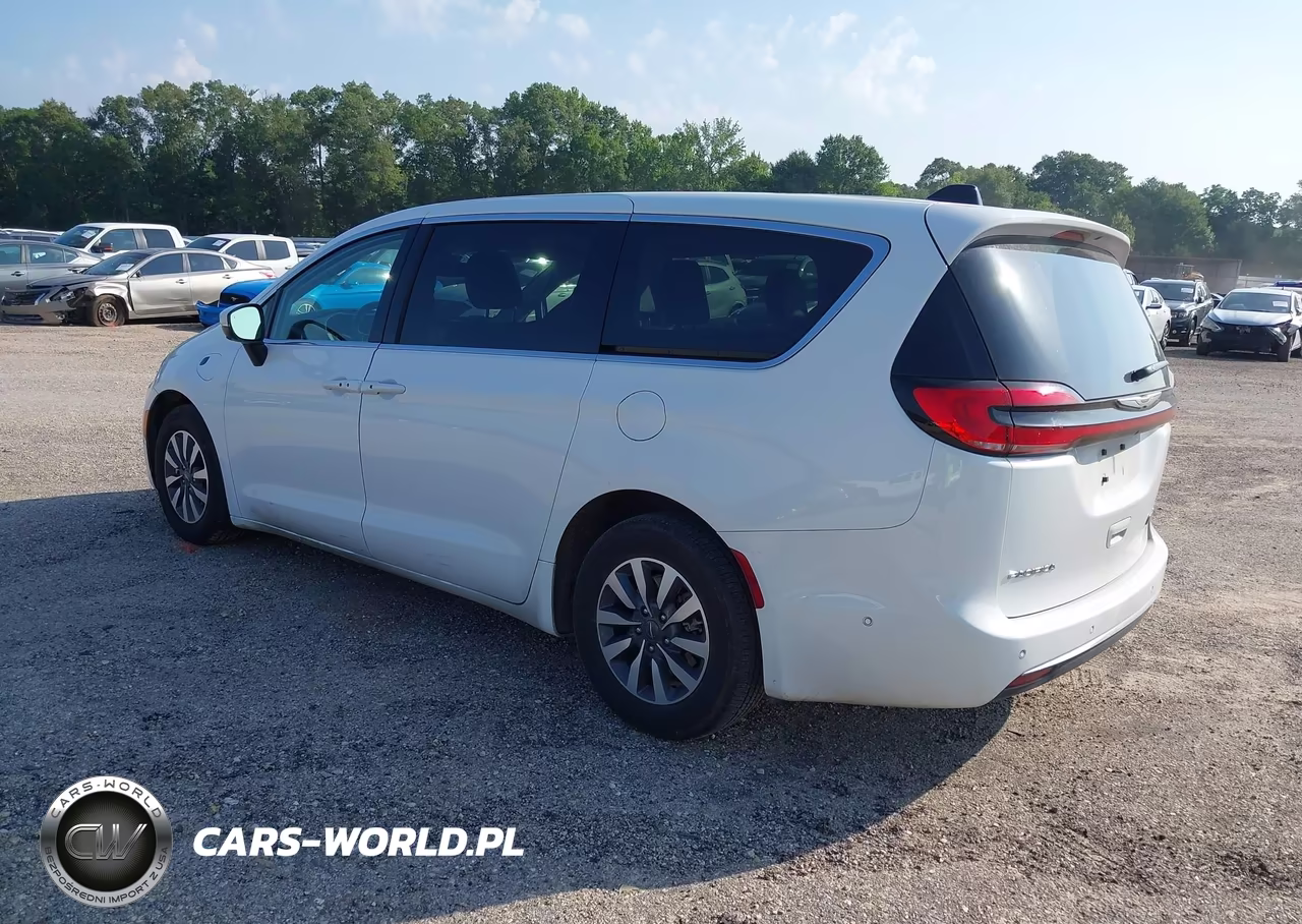 2023 Chrysler Pacifica Hybrid Touring L VIN:2C4RC1L71PR595275 - 3