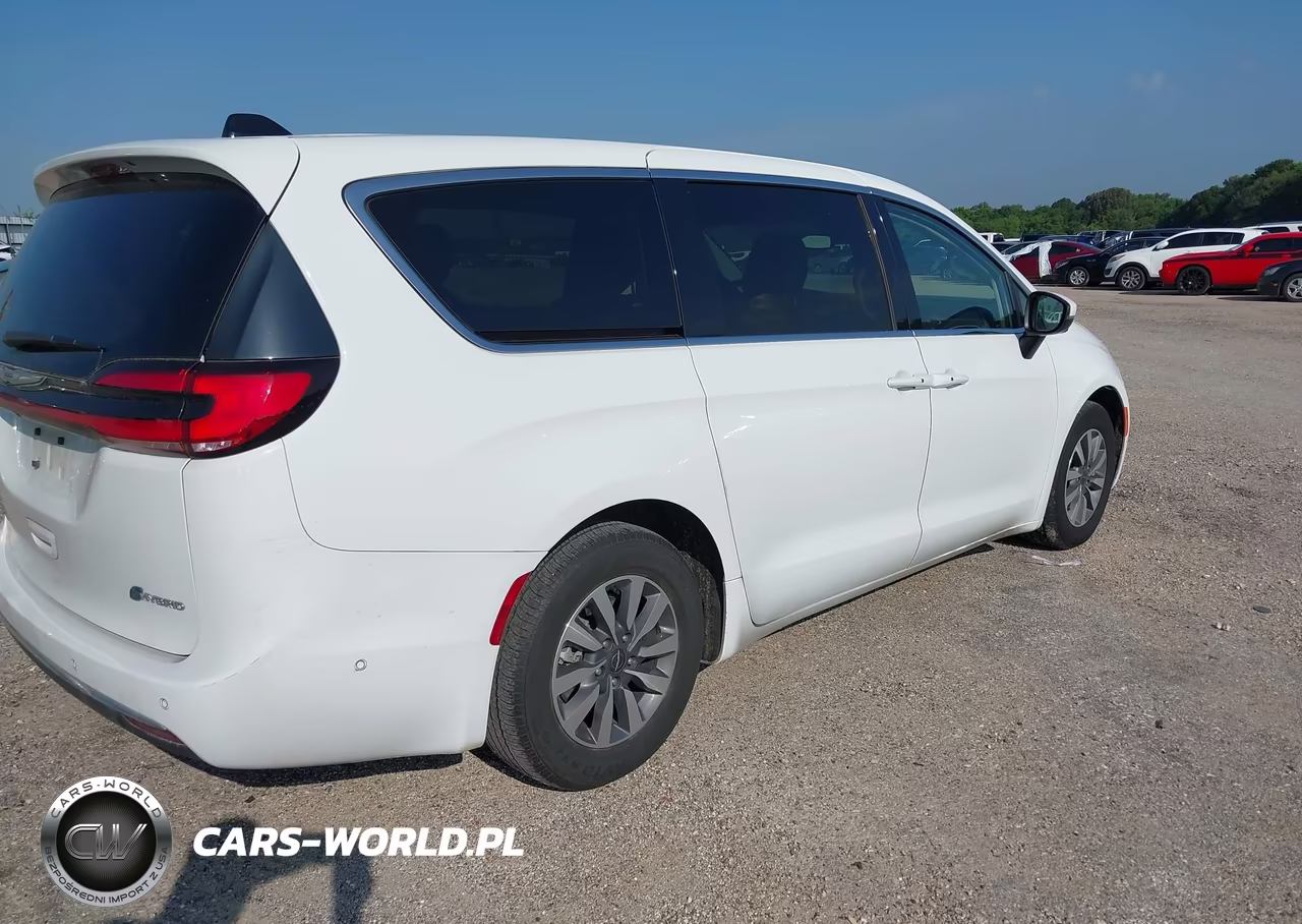 2023 Chrysler Pacifica Hybrid Touring L VIN:2C4RC1L71PR595275 - 4
