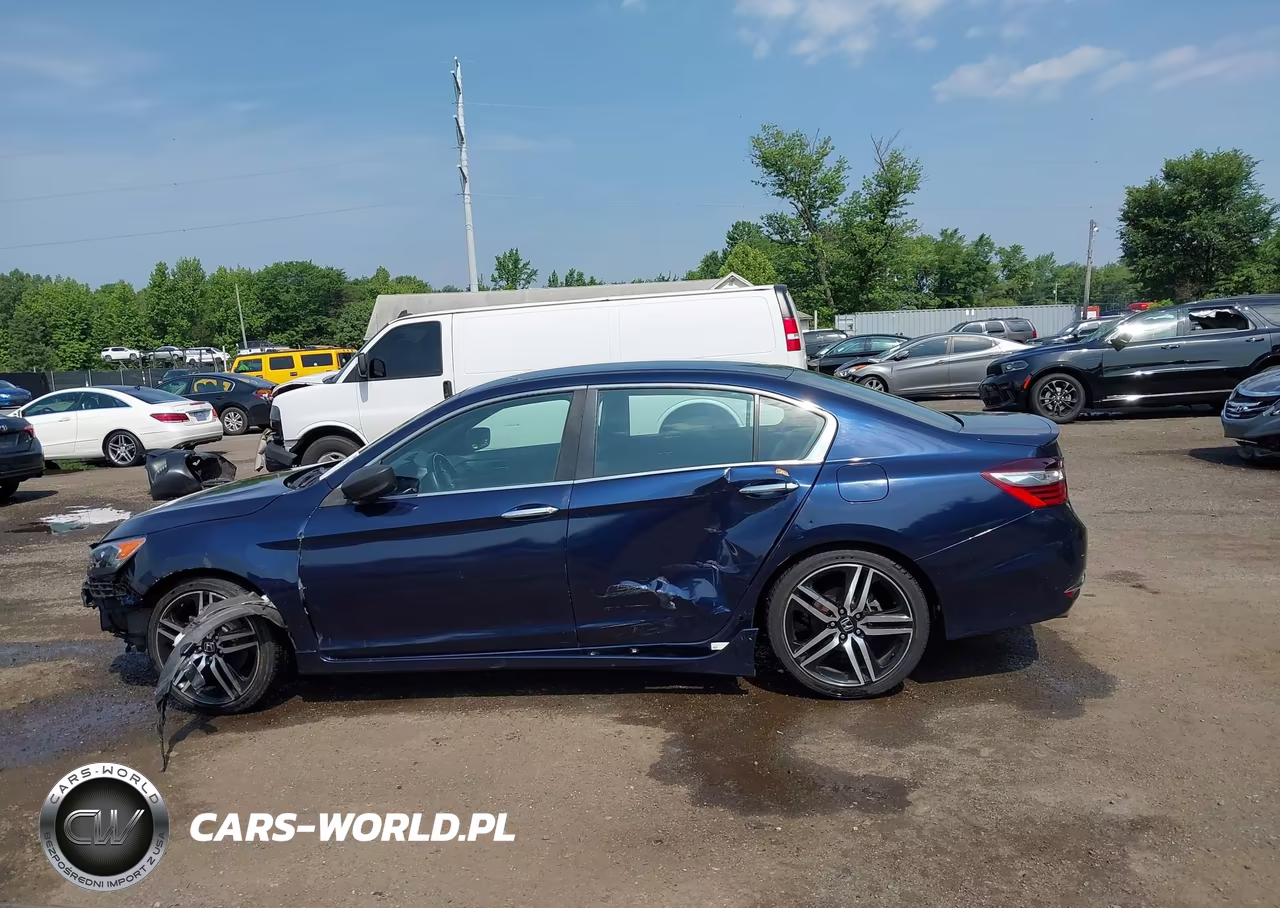 2017 Honda Accord Sport VIN:1HGCR2F57HA273221 - 14