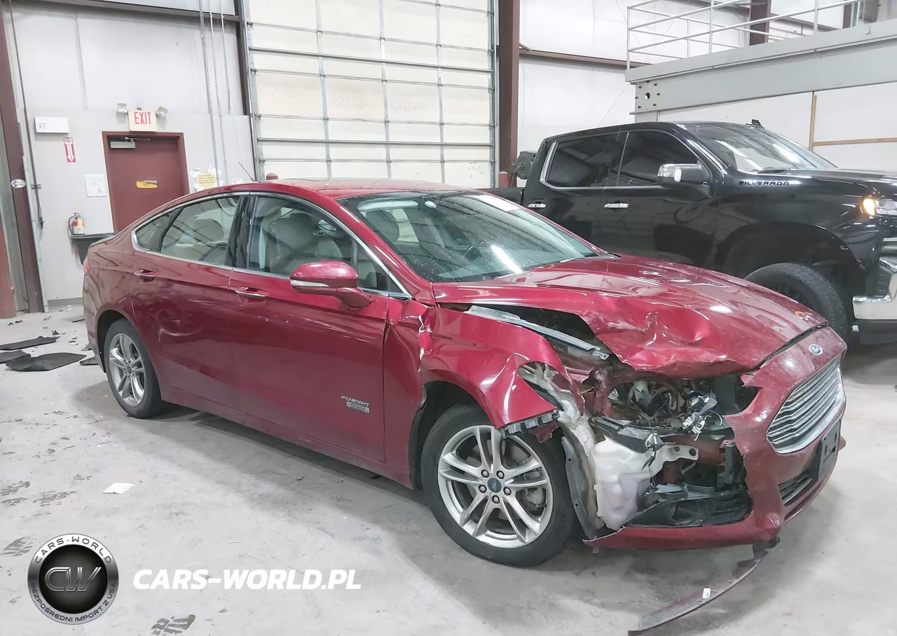 2015 Ford Fusion Energi Titanium – zdjęcie 1 z 18
