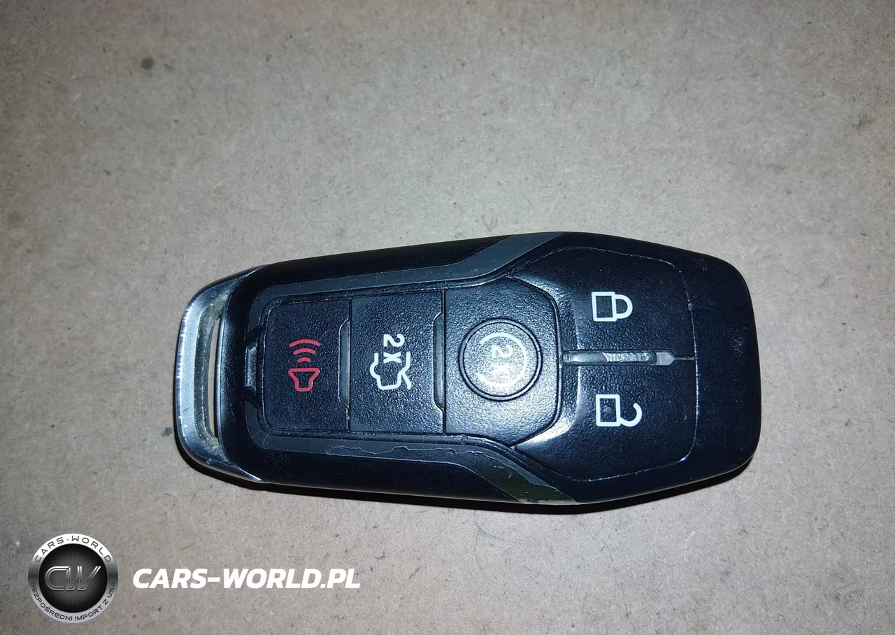 2015 Ford Fusion Energi Titanium VIN:3FA6P0SU1FR114223 - 11