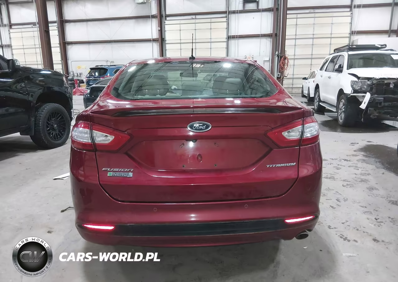 2015 Ford Fusion Energi Titanium VIN:3FA6P0SU1FR114223 - 16