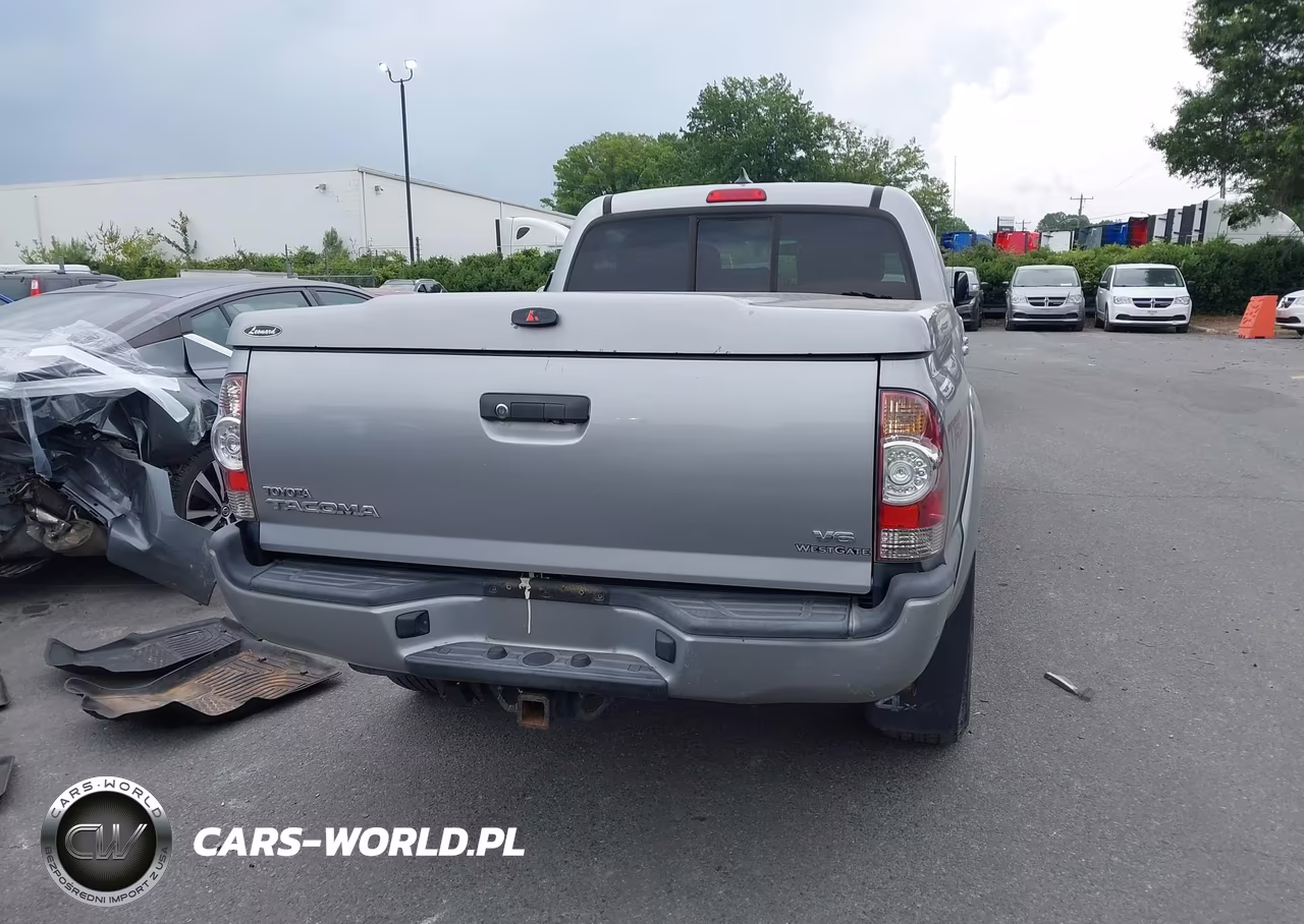 2015 Toyota Tacoma Base V6 VIN:5TFMU4FN4FX031624 - 16