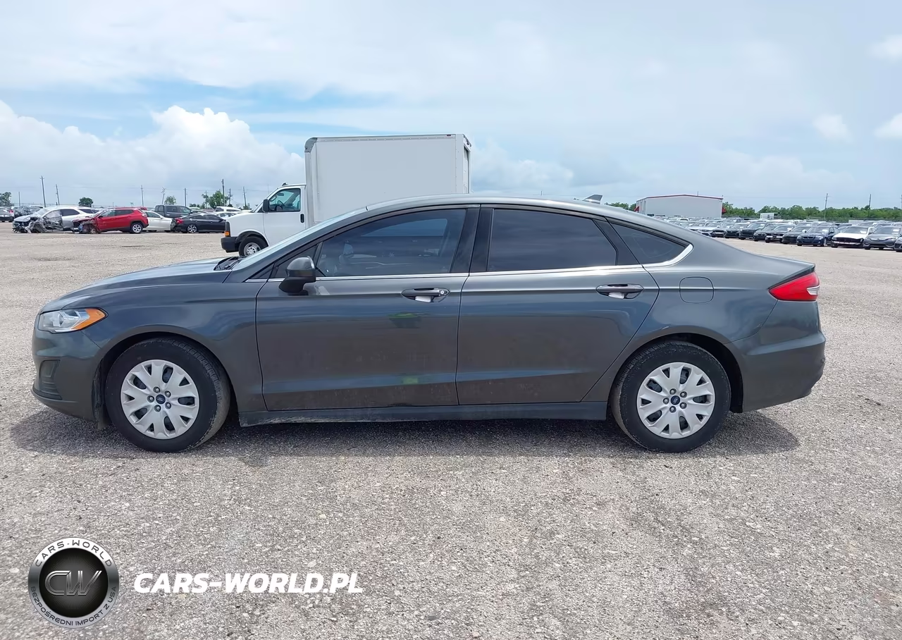 2020 Ford Fusion S VIN:3FA6P0G74LR120323 - 17