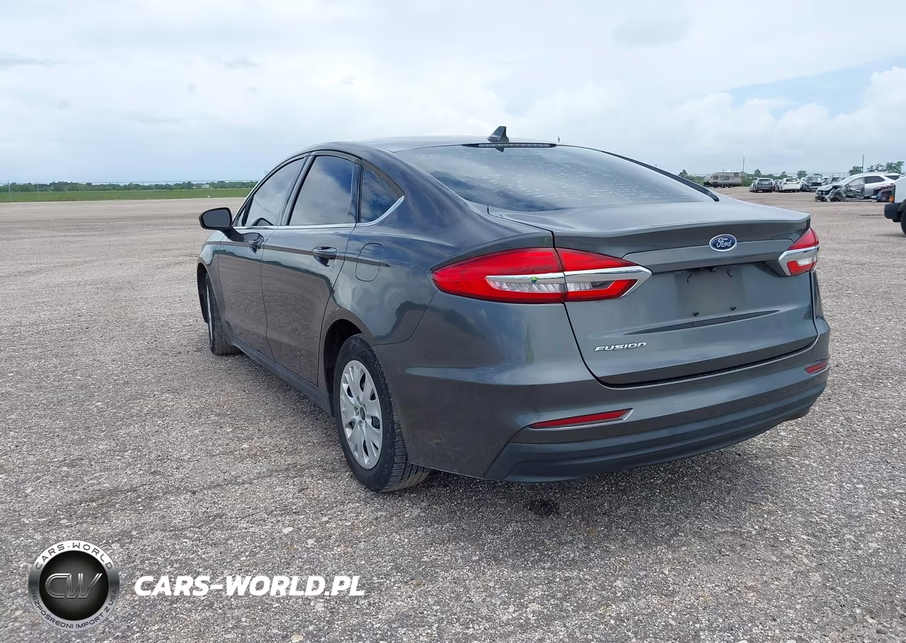 2020 Ford Fusion S VIN:3FA6P0G74LR120323 - 3