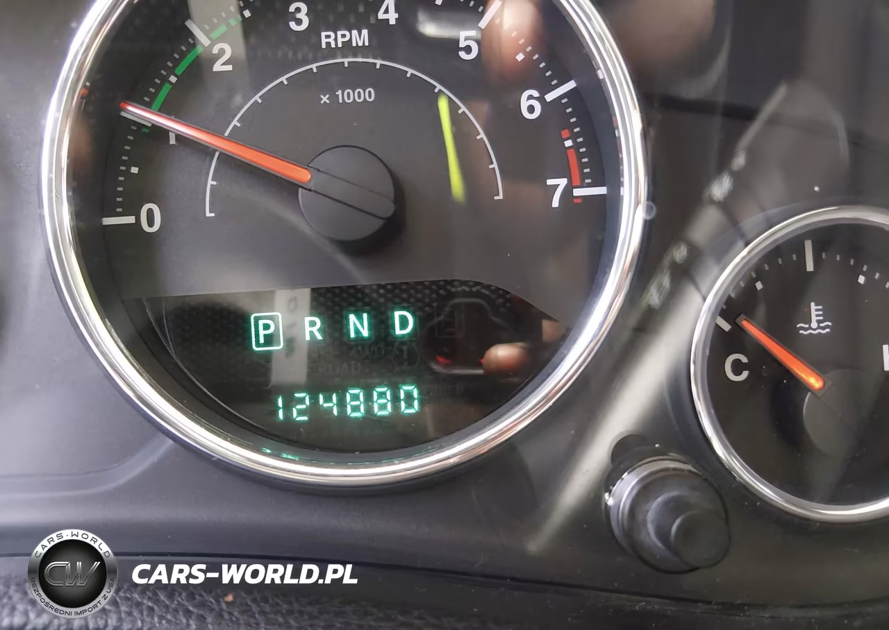 2014 Jeep Wrangler Unlimited Sport VIN:1C4BJWDG9EL218802 - 15