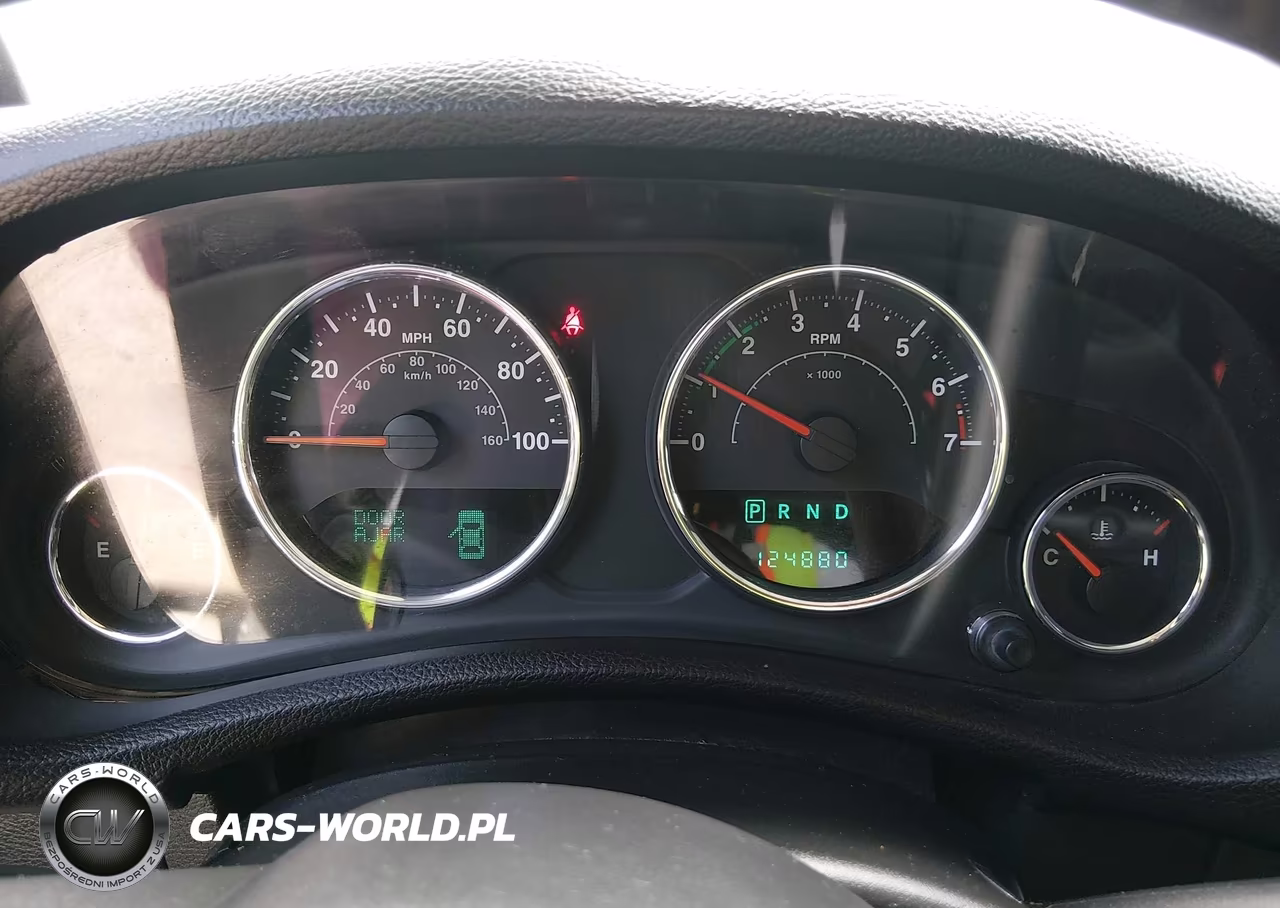 2014 Jeep Wrangler Unlimited Sport VIN:1C4BJWDG9EL218802 - 7