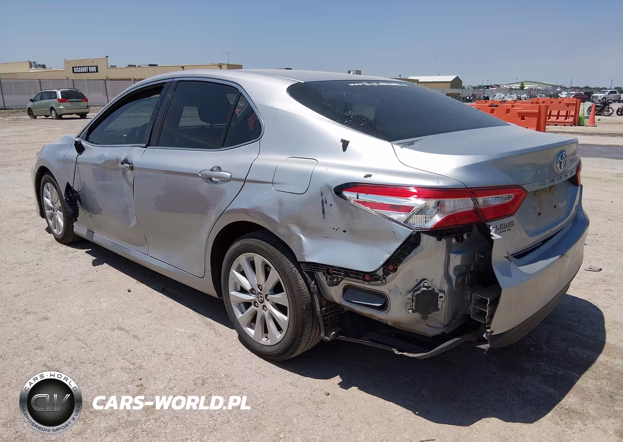 2018 Toyota Camry Le VIN:4T1B11HK9JU019055 - 3