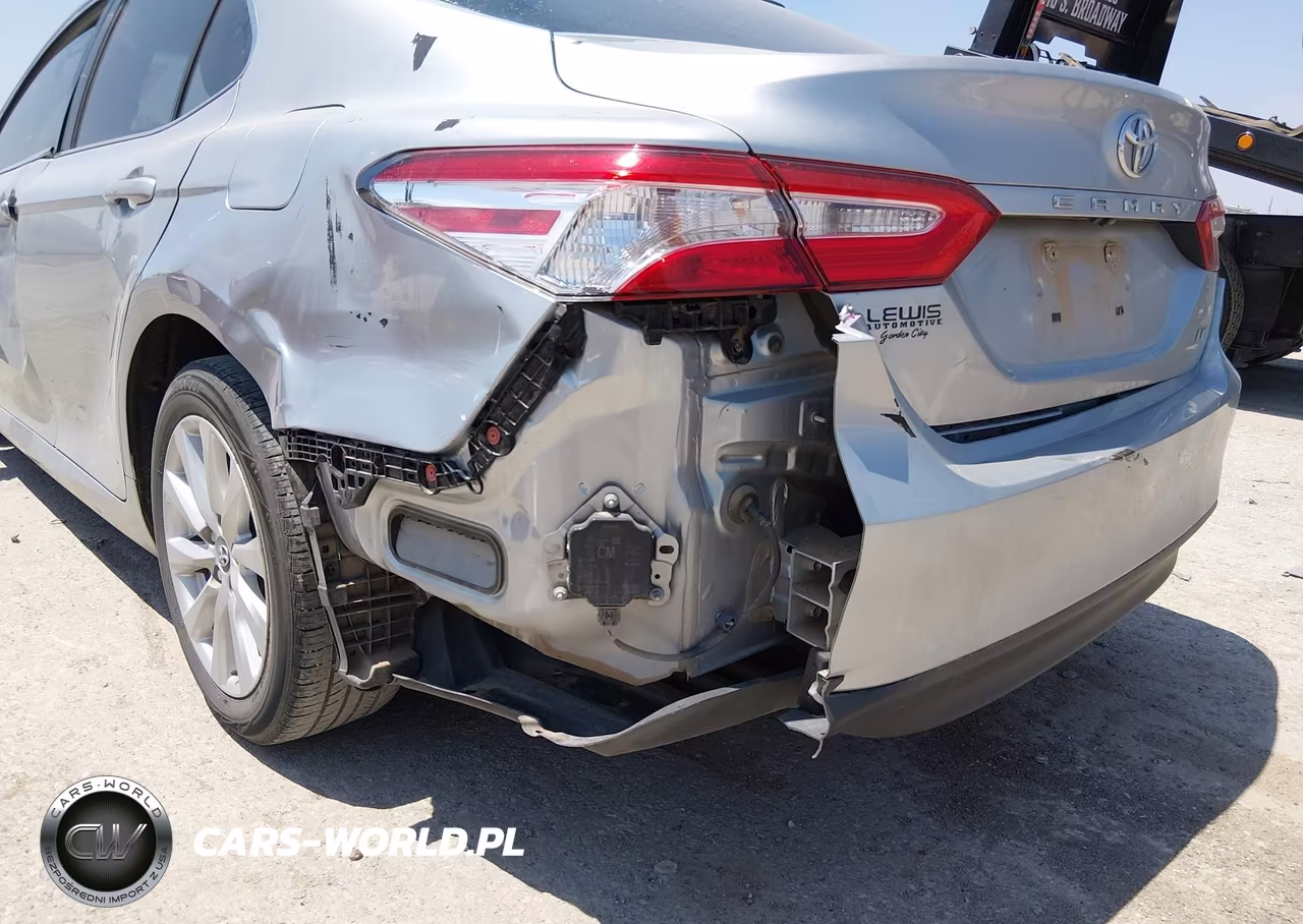 2018 Toyota Camry Le VIN:4T1B11HK9JU019055 - 6