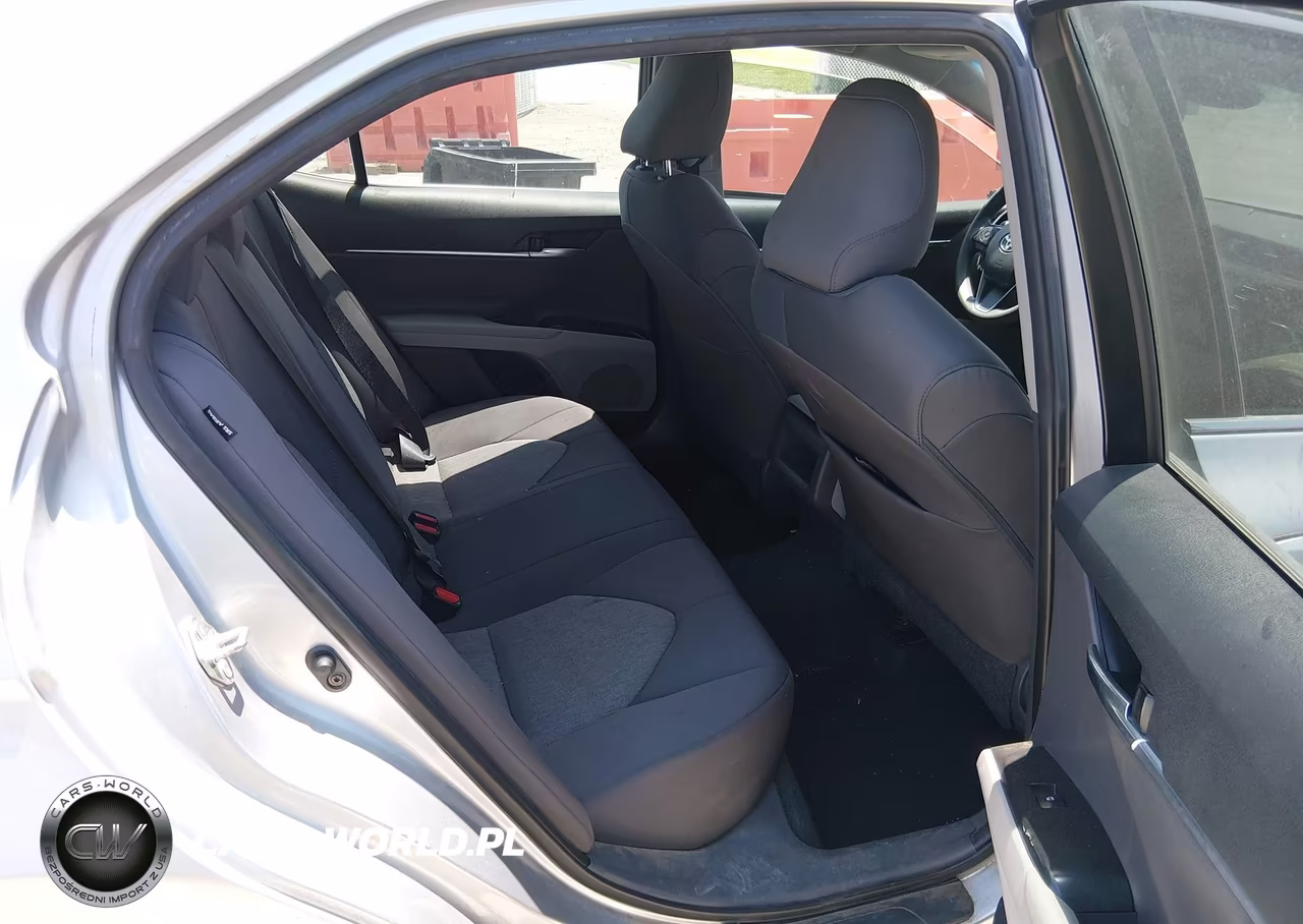 2018 Toyota Camry Le VIN:4T1B11HK9JU019055 - 8