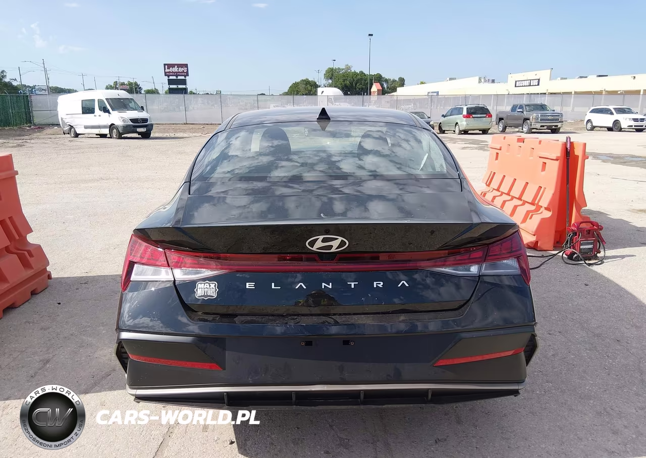 2025 Hyundai Elantra Sel Convenience VIN:KMHLS4DGXSU975554 - 17