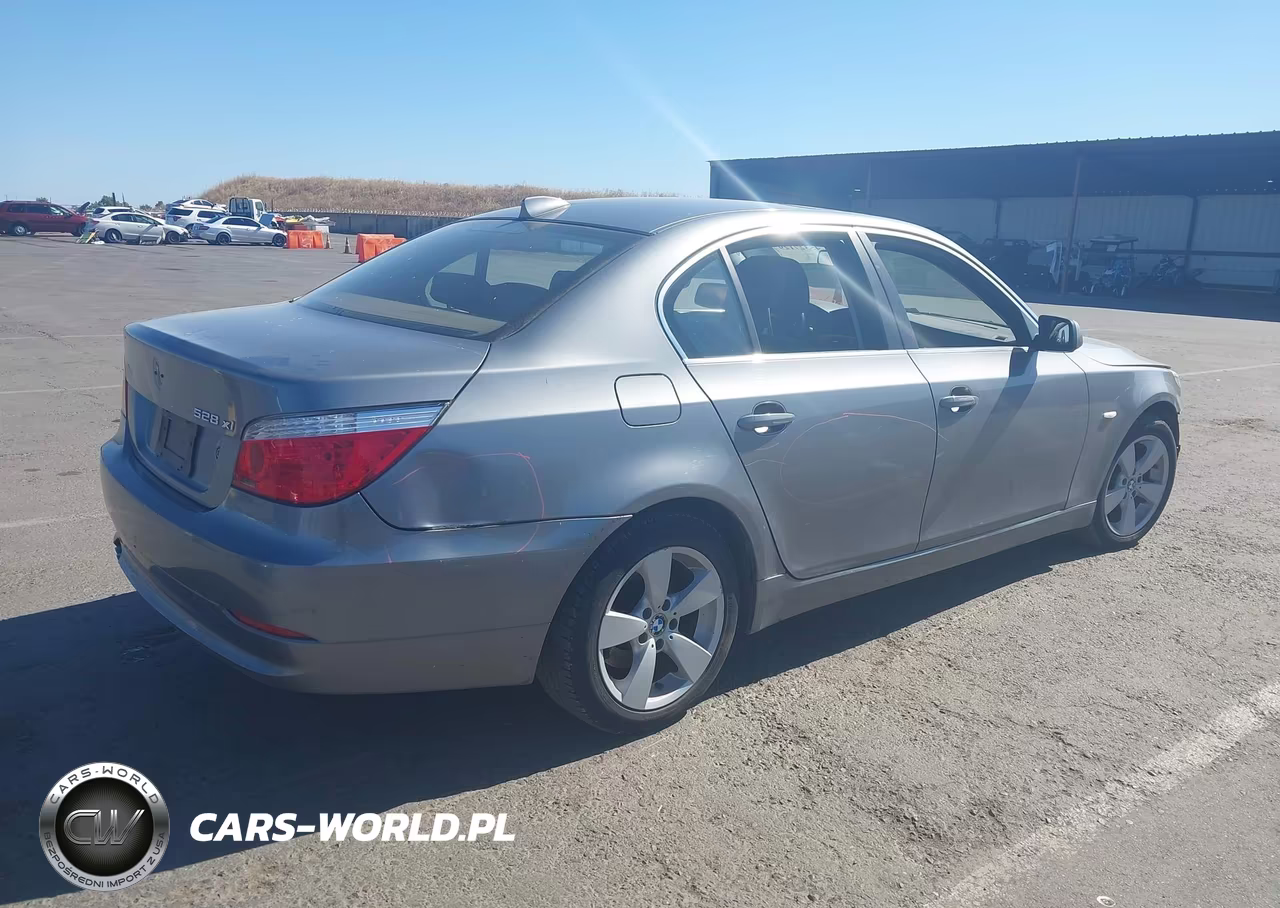 2008 BMW 528Xi VIN:WBANV13518C150159 - 4