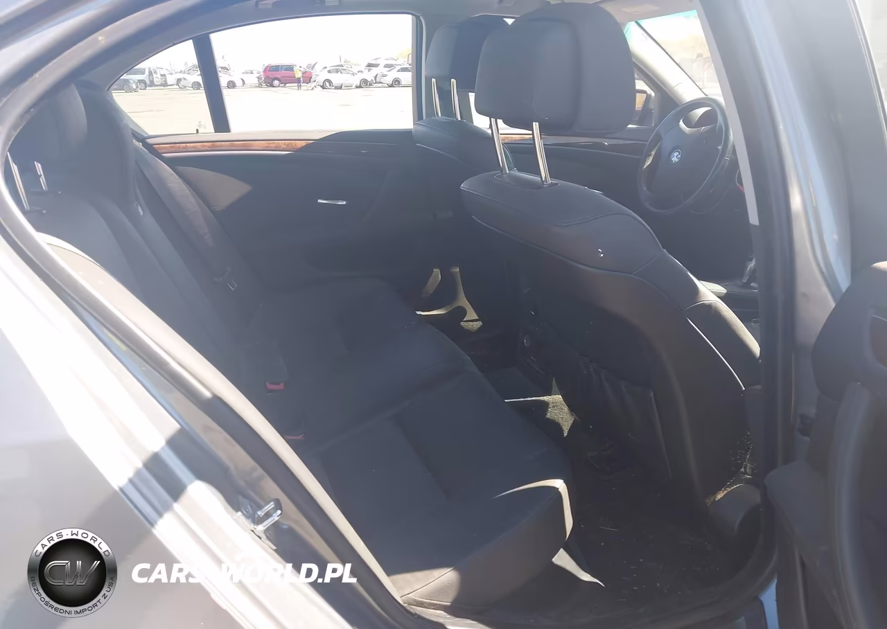 2008 BMW 528Xi VIN:WBANV13518C150159 - 8