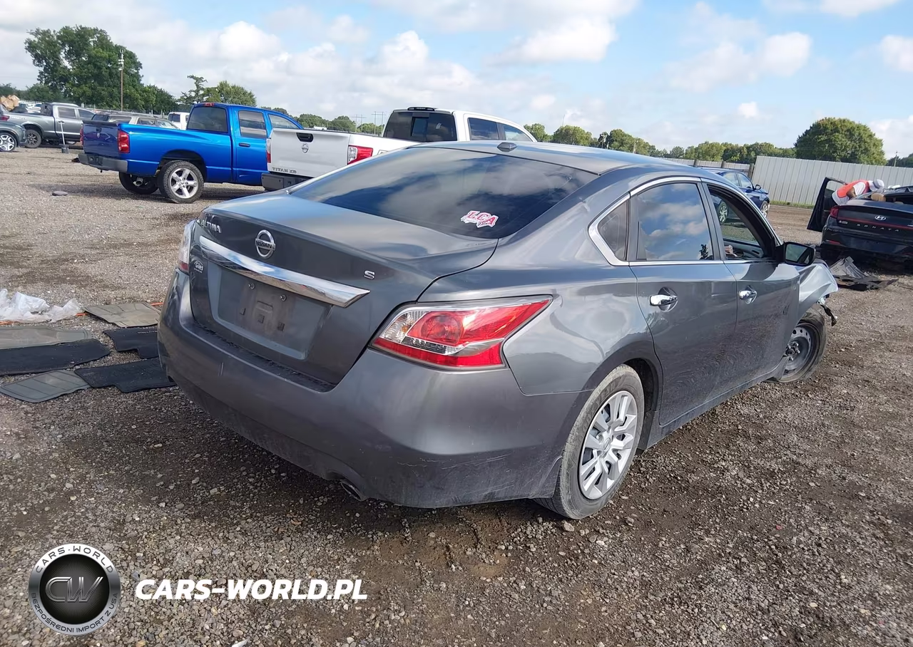 2015 Nissan Altima 2.5 S VIN:1N4AL3AP8FN316515 - 4