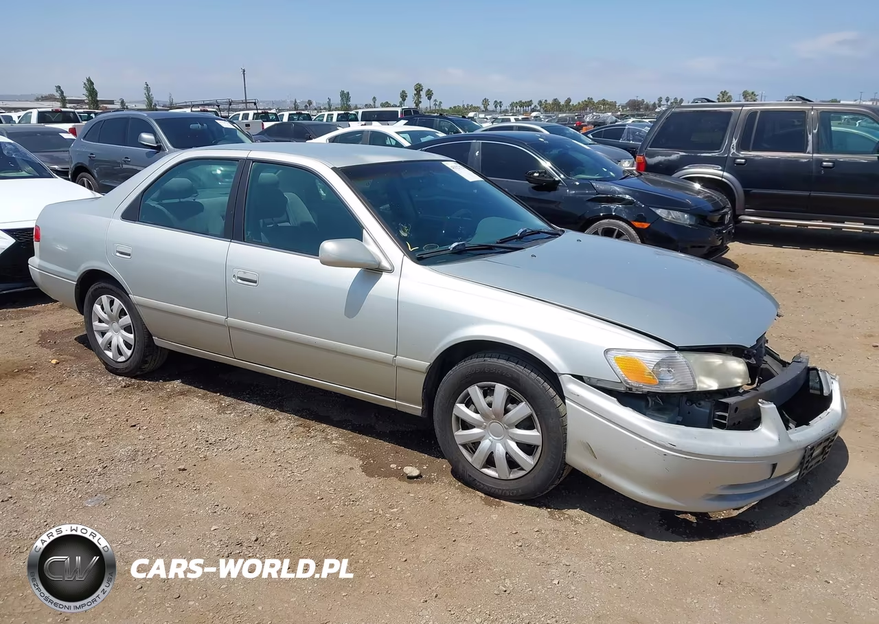 2000 Toyota Camry Le – zdjęcie 1 z 11