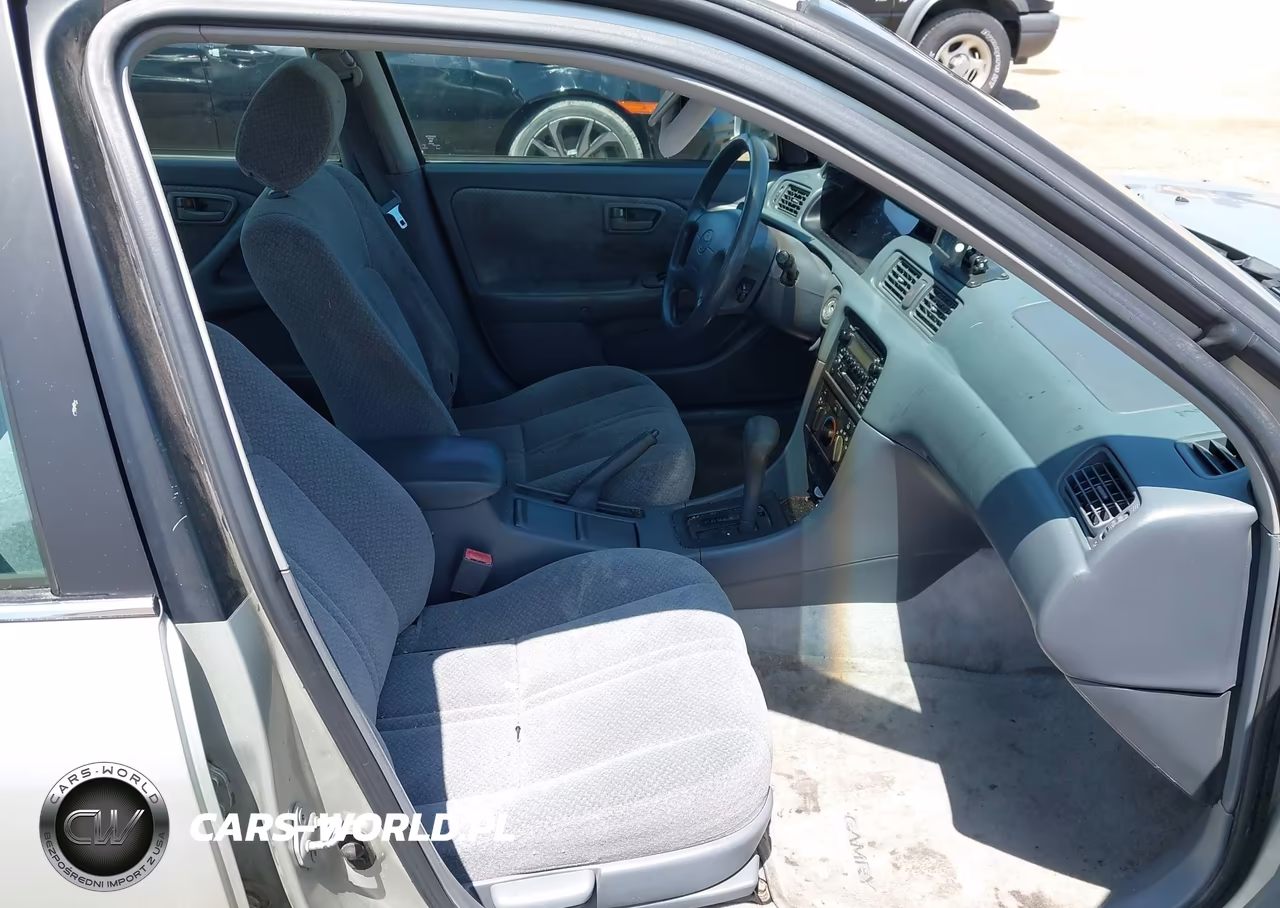 2000 Toyota Camry Le VIN:4T1BG22K8YU689980 - 5