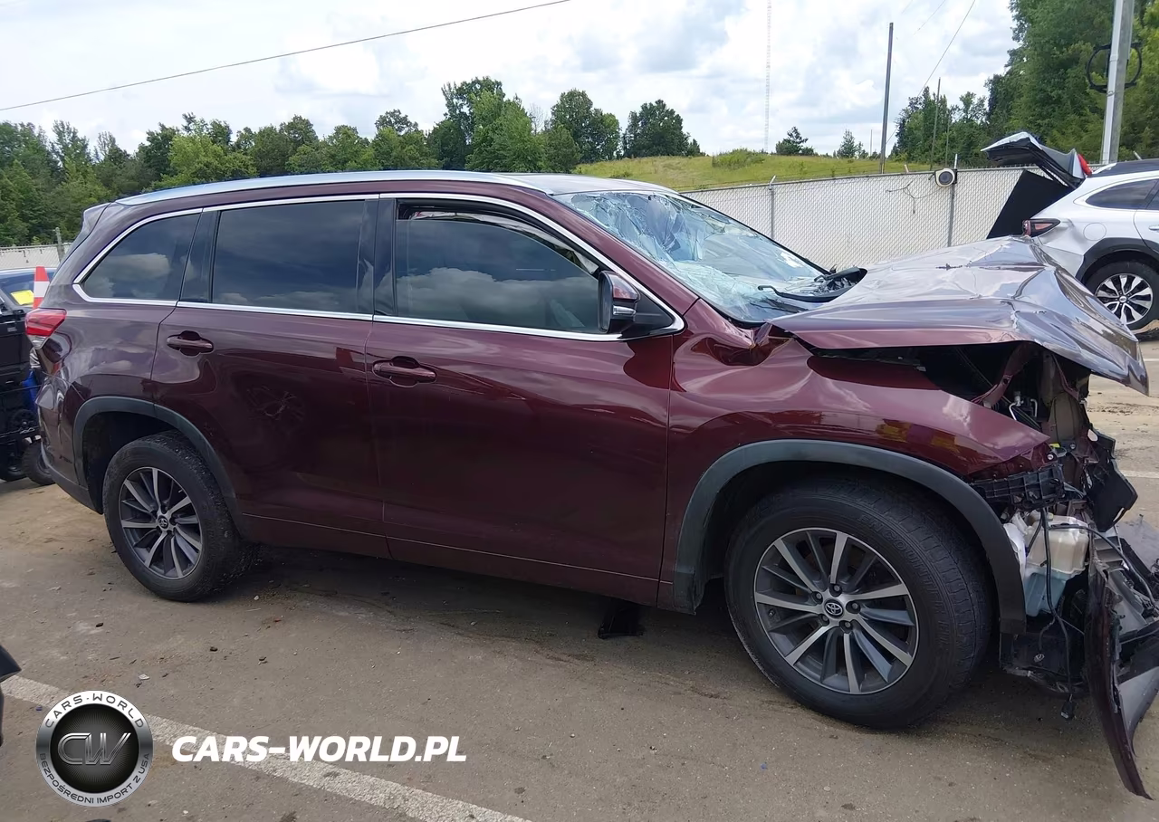 2018 Toyota Highlander Xle VIN:5TDKZRFH0JS263040 - 14