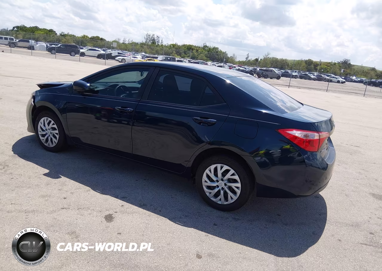 2019 Toyota Corolla Le VIN:5YFBURHE2KP887272 - 3