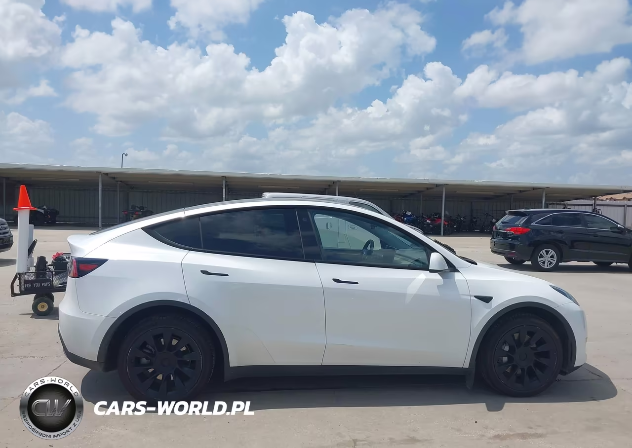 2023 Tesla Model Y Awd-Long Range Dual Motor All-Wheel Drive VIN:7SAYGDEE4PA101130 - 13