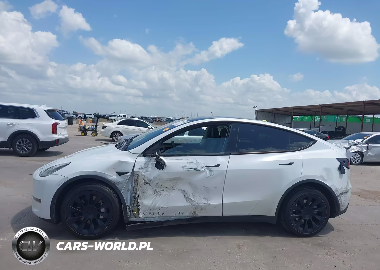2023 Tesla Model Y Awd-Long Range Dual Motor All-Wheel Drive VIN:7SAYGDEE4PA101130 - 14