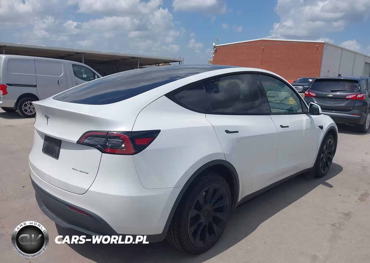 2023 Tesla Model Y Awd-Long Range Dual Motor All-Wheel Drive VIN:7SAYGDEE4PA101130 - 4