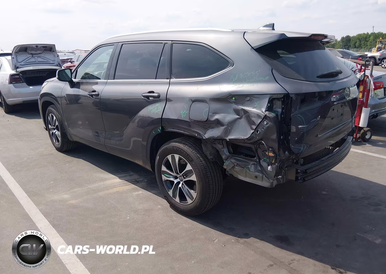 2022 Toyota Highlander Xle VIN:5TDGZRAH0NS554530 - 3