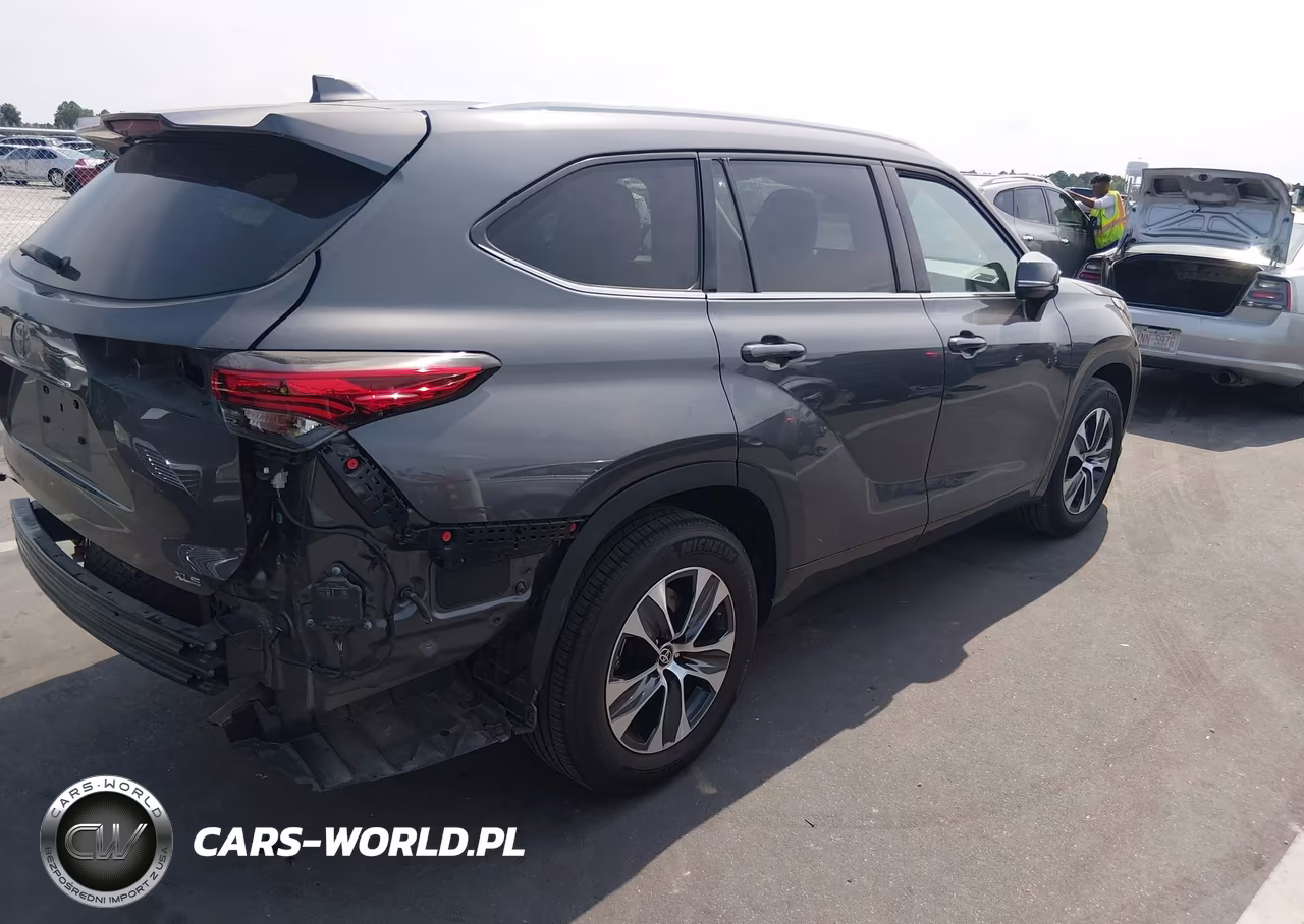 2022 Toyota Highlander Xle VIN:5TDGZRAH0NS554530 - 4