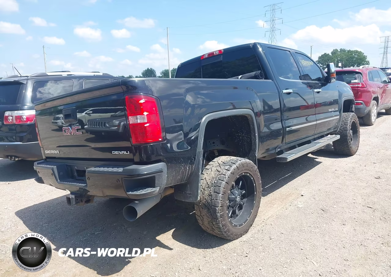 2017 GMC Sierra 2500Hd Denali VIN:1GT12UEY3HF221475 - 4