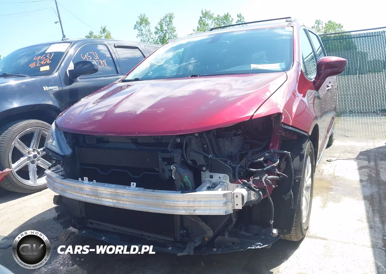 2017 Chrysler Pacifica Touring-L VIN:2C4RC1BGXHR788320 - 13