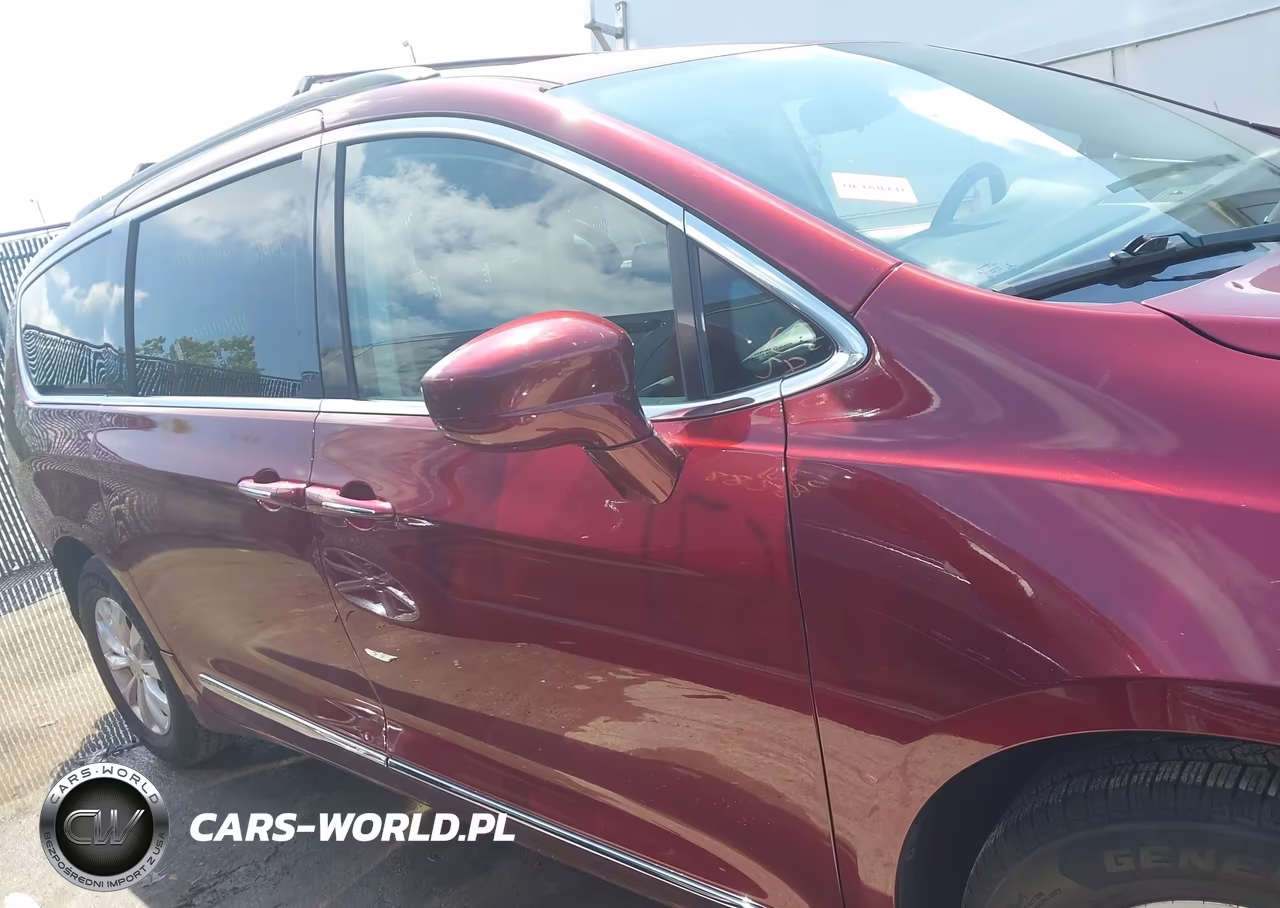 2017 Chrysler Pacifica Touring-L VIN:2C4RC1BGXHR788320 - 14