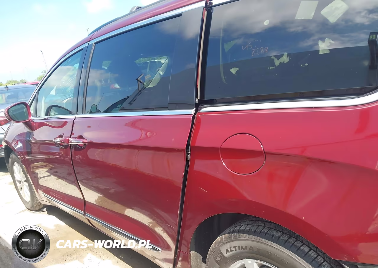 2017 Chrysler Pacifica Touring-L VIN:2C4RC1BGXHR788320 - 15